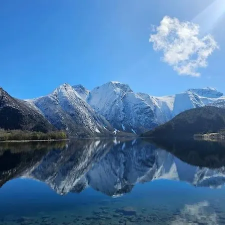 Staburet Eresfjord Bat Leies