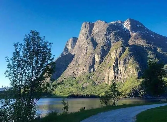 بيت للعطل Staburet Eresfjord Bat Leies