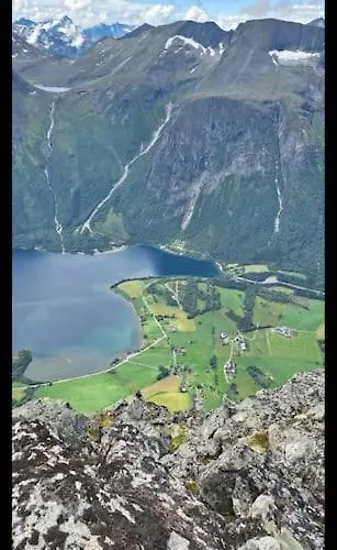 Staburet Eresfjord Bat Leies بيت للعطل *